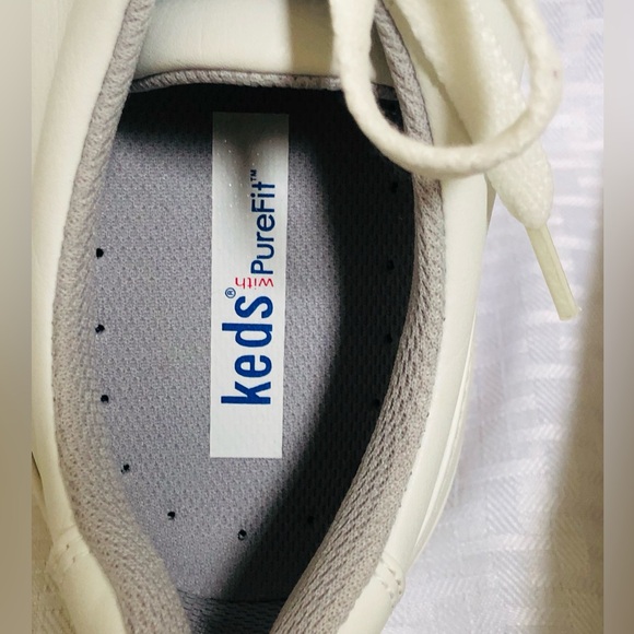 Keds with Pure Fit, Gently Used, Tread like new, a few blemishes on side - Picture 8 of 9